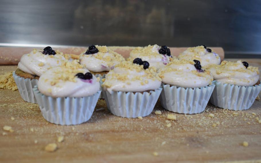 Oreo Blueberry Cheesecake Cupcakes