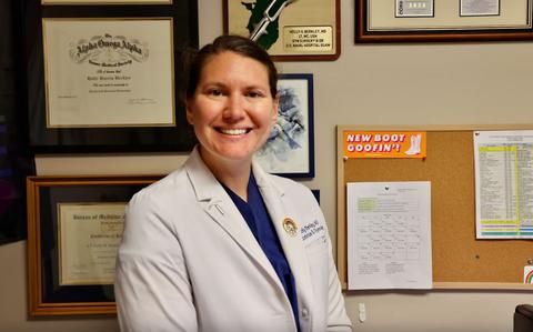 Photo Of Lt. Cmdr. Holly Berkley, an obstetrician-gynecologist at NMRTC Twentynine Palms, was named the U.S. Navy’s Junior Winner of the Award for the Advancement of Women Physicians in Military Medicine for her exceptional leadership, advocacy, and mentorship. Inspired by her early public health experiences and shaped by her time at Uniformed Services University, Berkley has built a career rooted in service, education, and global health initiatives.