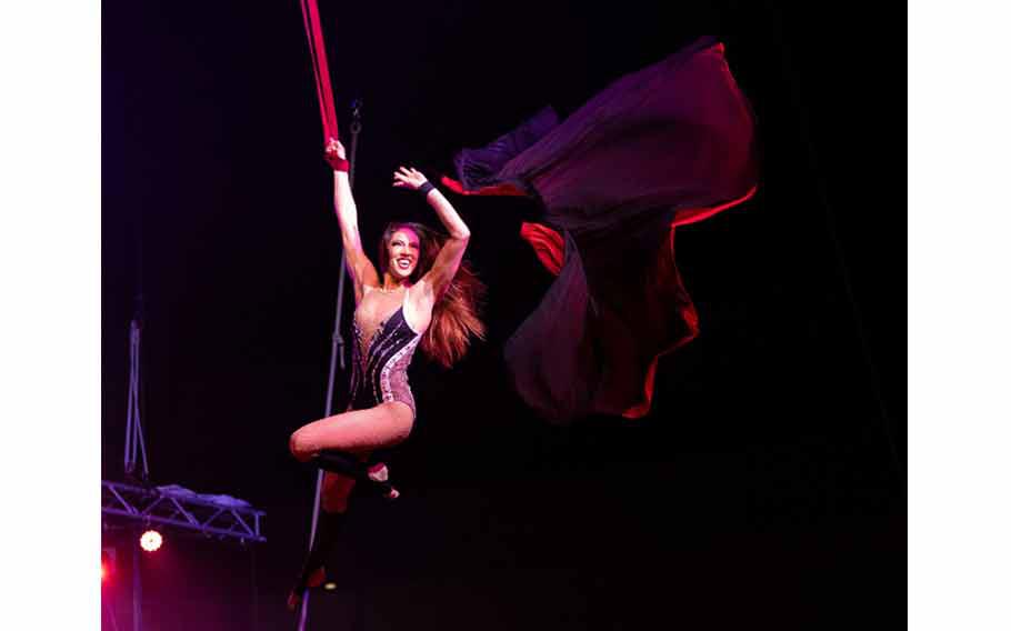 New Act Nicole Montgomery – Introducing Super American Circus’ new multi-talented performer. Nicole’s performance shows a blend of strength, grace, and pure artistry.